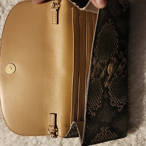 Halogen Purse - Picture 4 of 4